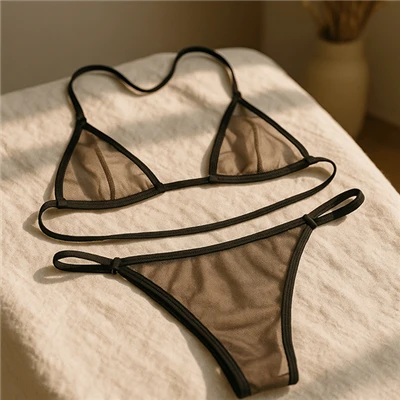 En expertguide 2025: 7 nyckelstilar för din första Micro See Thru-bikini